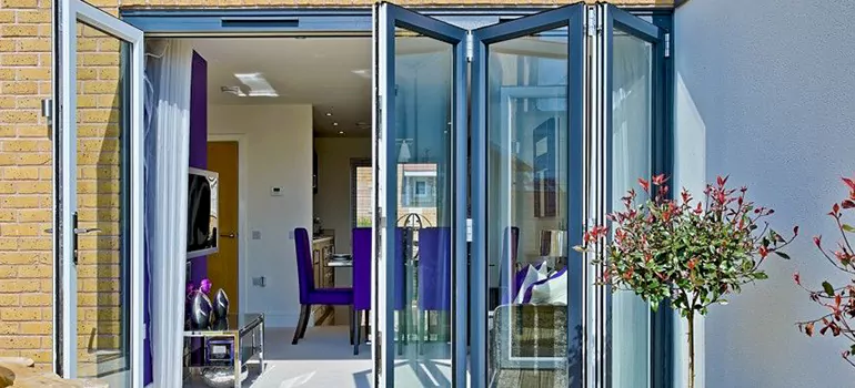 Commercial Door Glass Repair in Muskoka, ON